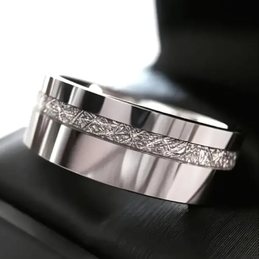 Luxurious Men's Wedding Band